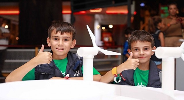 23 Nisana Özel Yenilenebilir Enerji Boyama Atölyesinde Çocukların Hayalleri Renklendi