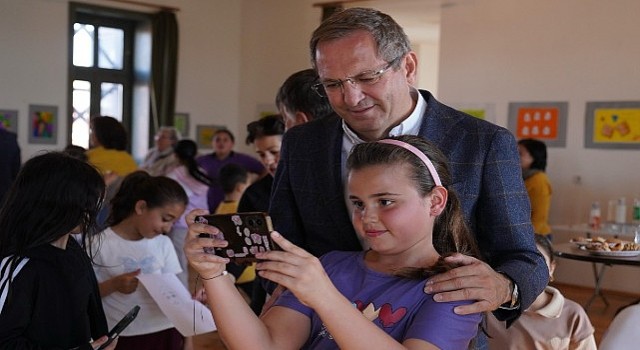 Ayvalıkta Geleneksel Oyunlarla Dolu Renkli Bir Gün