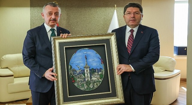 Bakan Tunçtan Büyükakına ziyaret