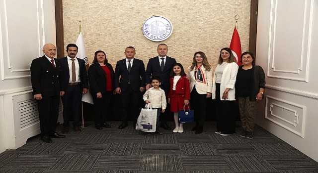 Başkan Uzun, Makamını Çocuk Başkana Devretti...