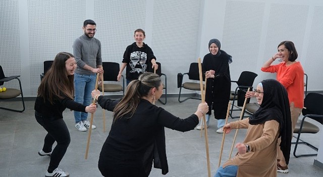 Büyükşehirden sanat ve hayatı buluşturan atölye