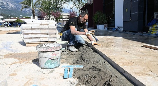 Cumhuriyet Meydanında çalışmalar devam ediyor 