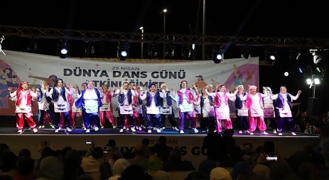 Dikili de Dünya Dans Günü Coşkusu