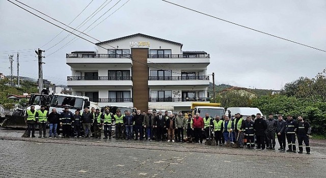 Gölcükte Temizlik Seferberliği Cumhuriyet Mahallesinden Başladı