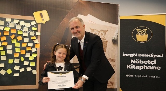 İnegöl Belediyesi Nöbetçi Kitaphanelerinin Enleri Ödüllerini Aldı