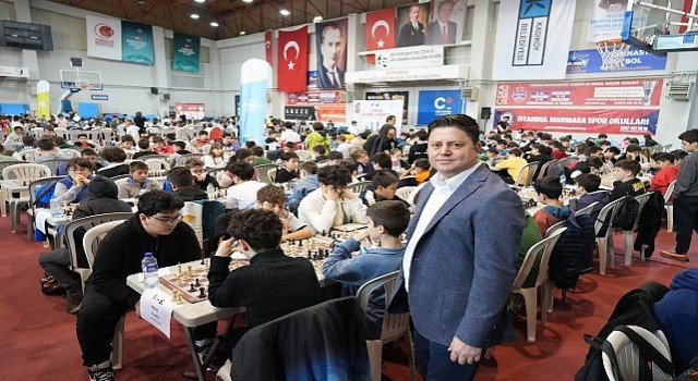 Kadıköyde 23 Nisan Coşkusu Satranç Turnuvasıyla Başladı