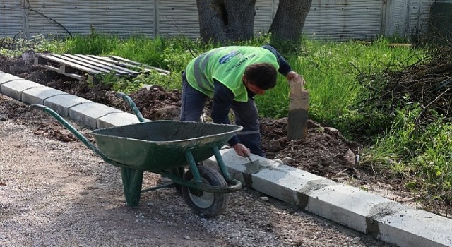 Kartepe Belediyesinden Acısuda Kapsamlı Parke Tamiratı