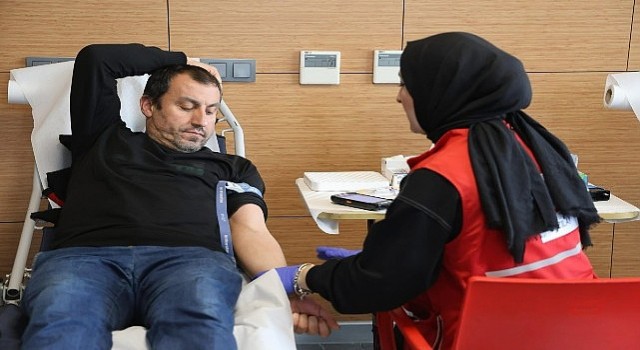 Kartepede “Candan” Bağış