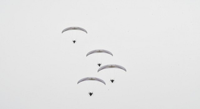 Katar Paramotor Milli Takımından Başkan Ustaya Teşekkür Plaketi