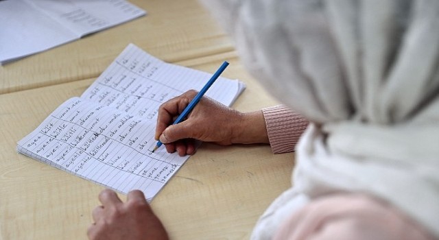 Konak ta okuma-yazma seferberliği başladı