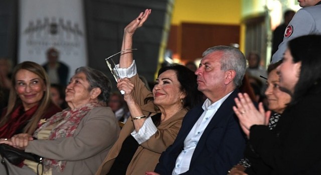 Türkan Şoraya Osmangazide sevgi seli