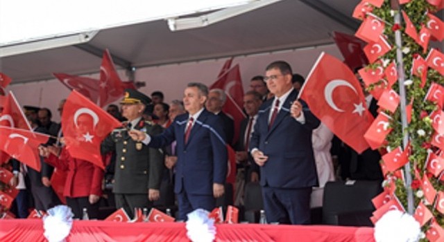 19 Mayıs coşkusu İzmir i sardı