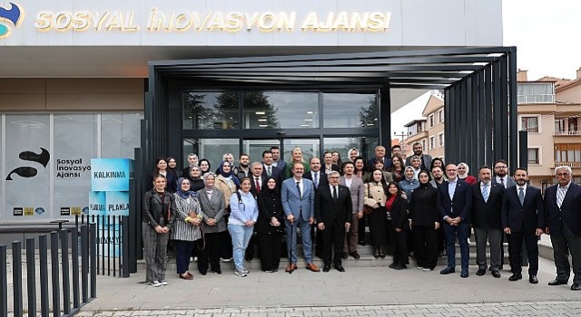 AK Parti Genel Başkan Yardımcısı Yayman, Depremdeki Dayanışma İçin Başkan Altaya ve Tüm Konyalılara Teşekkür Etti