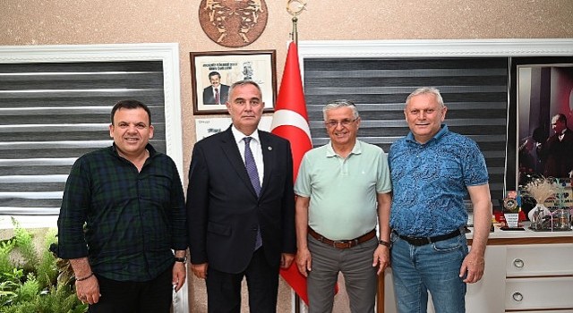 Antalya Milletvekili Çorabatırdan Başkan Topaloğluna ziyaret