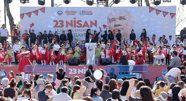 Avcılarda ertelenen bayram, büyük bir coşkuyla kutlandı