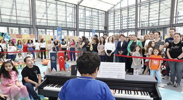 Başkan Çerçioğlunun Aydına Kazandırdığı Otizm Merkezlerinin Öğrencilerinden Sanat Sergisi