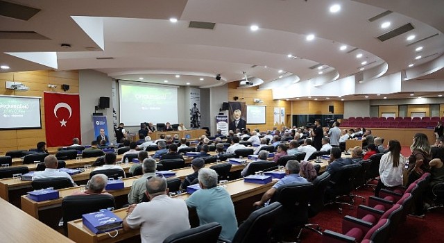 Başkan Muhittin Böcek çiftçilerle bir araya geldi