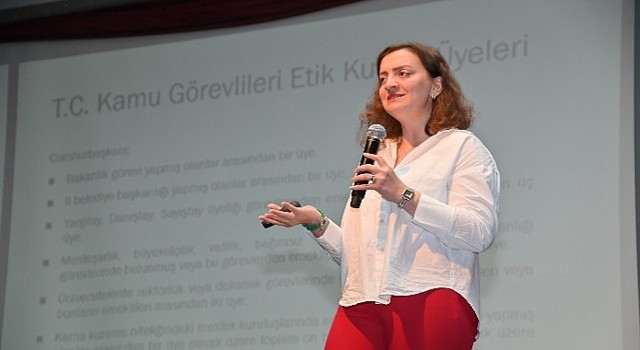 Büyükşehir&#39;den Çalışanlarına &apos;Kamusal Alanda Etik&#39; Eğitimi