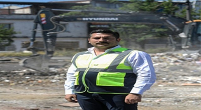 Büyükşehirden Bucada temizlik operasyonu