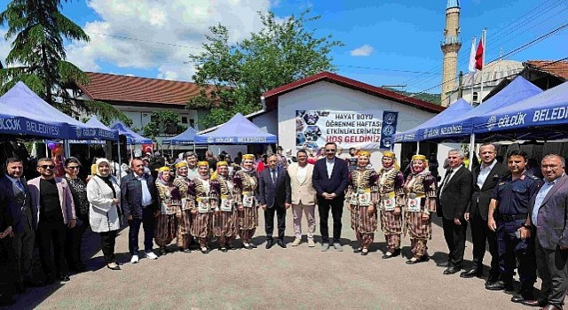Gölcüklü Kadınlar El Becerilerini Siretiyede Sergiledi