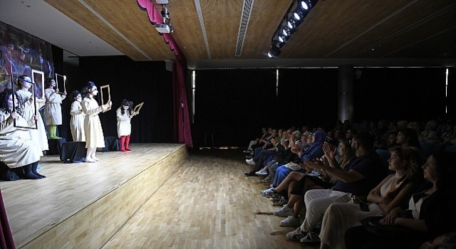 Hiç Kimsenin Hikayesi oyunu Osmangazide sahnelendi