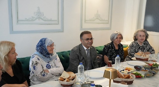 İzmirde En Anlamlı Anneler Günü Kutlaması