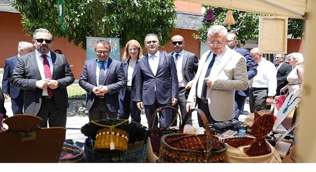 İzmirde ”Hayat Boyu Öğrenme Haftası” Coşkuyla Kutlanıyor