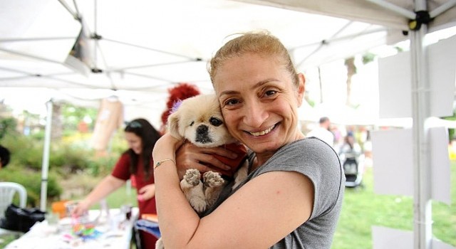 Karşıyakada can dostlarla yaza renkli merhaba!