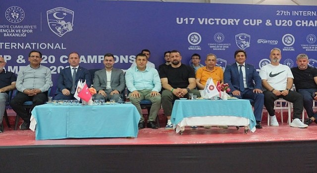 Kemerde Uluslararası Güreş Heyecanı