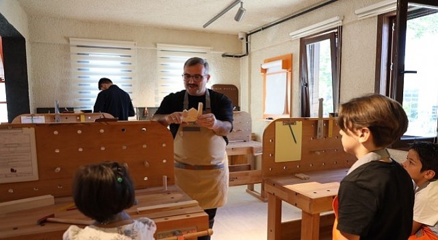 KOMEKten “Ahşap Oyuncak Çocuk-Ebeveyn Atölyesi” Etkinliği