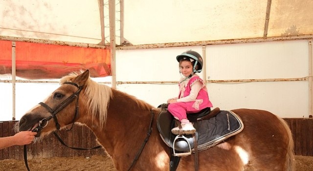 Küçük biniciler Büyükşehirle büyük adımlar atıyor