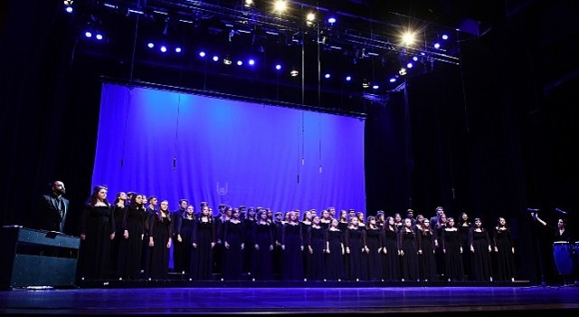 Lüleburgaz Belediyesi Gençlik Korosuna İzmir"den ödül