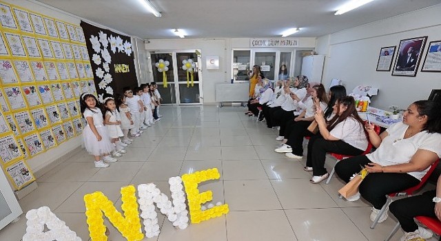 Mutlu Çocuklardan annelere sürpriz