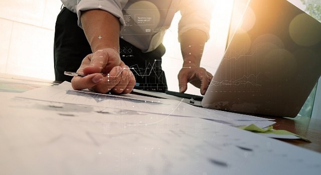 SASın yeni yapay zeka yönetişim kaynakları, kritik bir yapay zeka döneminde netlik ve güven sunuyor