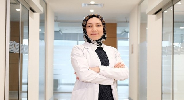 Şeker, yetişkinlerde de ağız ve diş sağlığını tehdit ediyor!