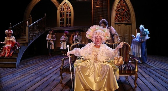 “Tartuffe” Denizlide Seyirciyle Buluştu