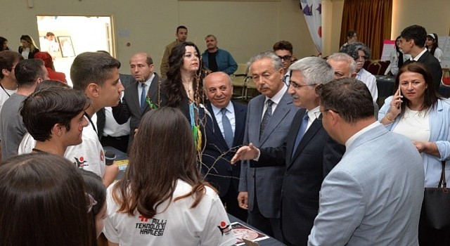 Türkiyenin Geleceğini Genç Beyinler İnşa Ediyor