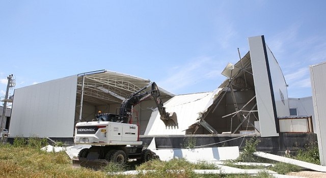 Yaylacıkta kaçak depo yıkıldı