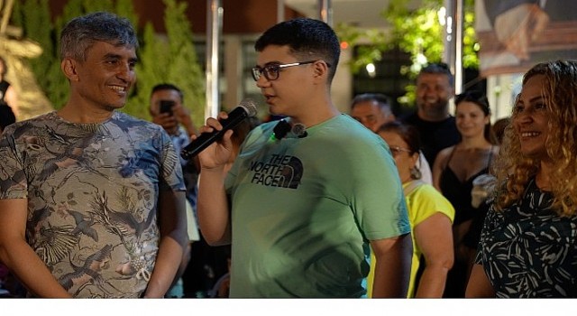 11. Çeşme Uluslararası Açık Satranç Turnuvasında Simultane Gösteri yoğun ilgi gördü!