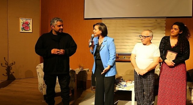 Ayvalık Belediye Tiyatrosuna ödül yağdı…