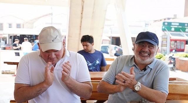 Ayvalıkın Özel Çocuklarından Babalarına Anlamlı Sürpriz