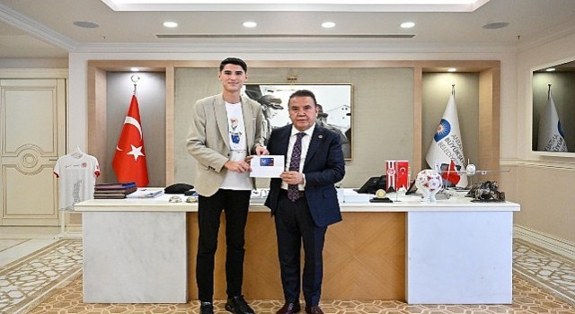 Başkan Böceke “Genç Kart”ı anlattı