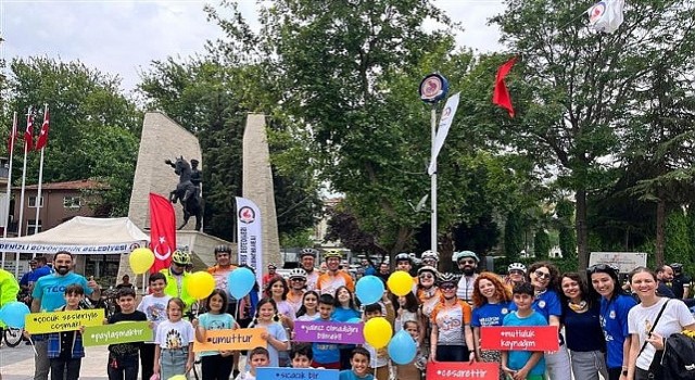 Bisiklet tutkunları, pedallarını TEGVli çocuklara umut olmak için çevirdi