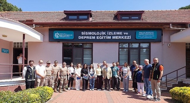 Büyükşehirden emniyet personeline deprem eğitimi