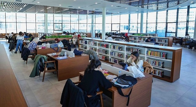 Büyükşehirle harflerin renkli dünyasına yolculuk