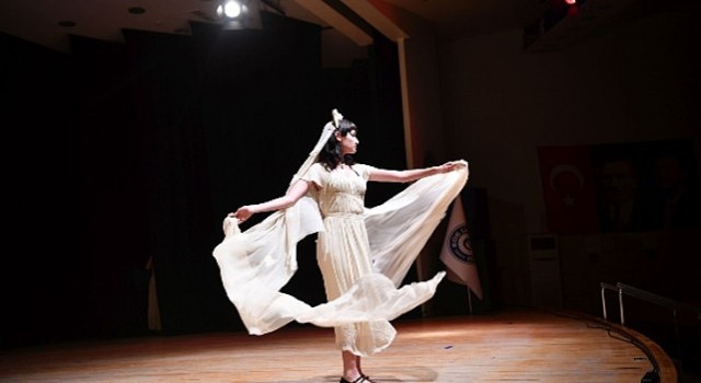 EÜde 70. Yıla özel görkemli defile