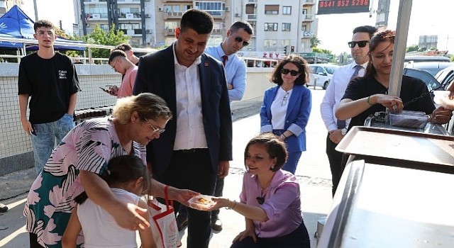 Karabağlar Belediyesinden Ferdi Zeyrek Anısına Lokma İkramı