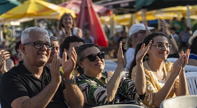 Karşıyaka da söz kadın yazarlarda