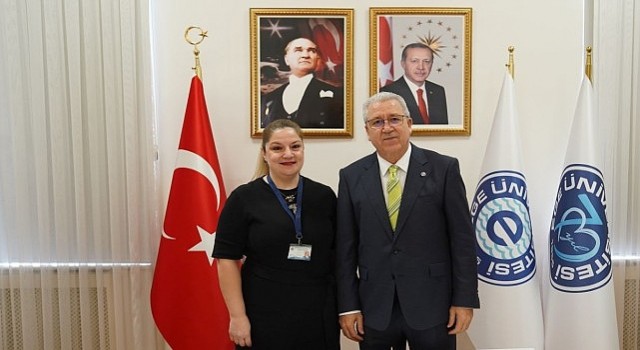 Kemerde çöp konteynerleri dezenfekte ediliyor