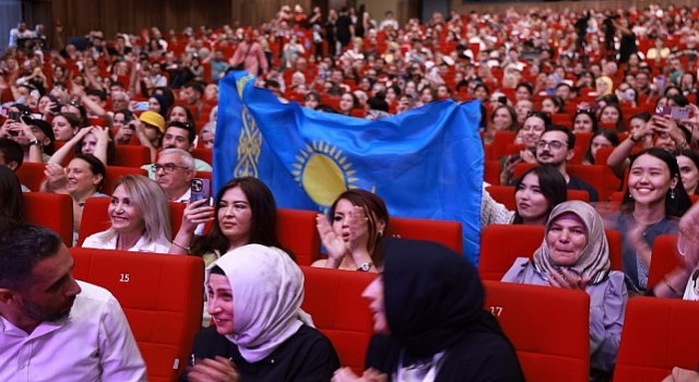 MARİFESTte Turan Ethno-Folk Ensemble rüzgarı